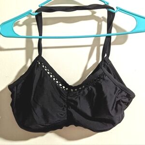 Xhilaration black swim top size 14W like NEW